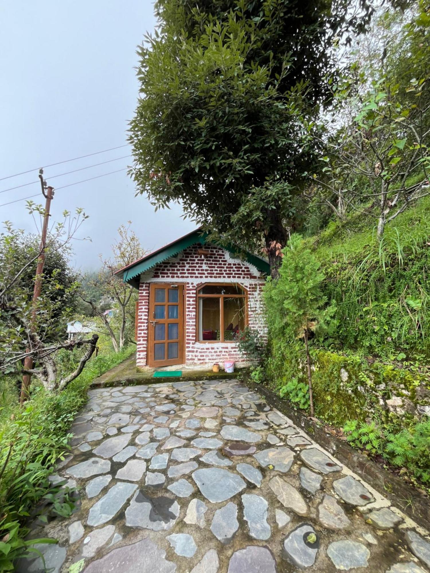 Apple Garden Cottages And Restaurant Dhanaulti Kültér fotó